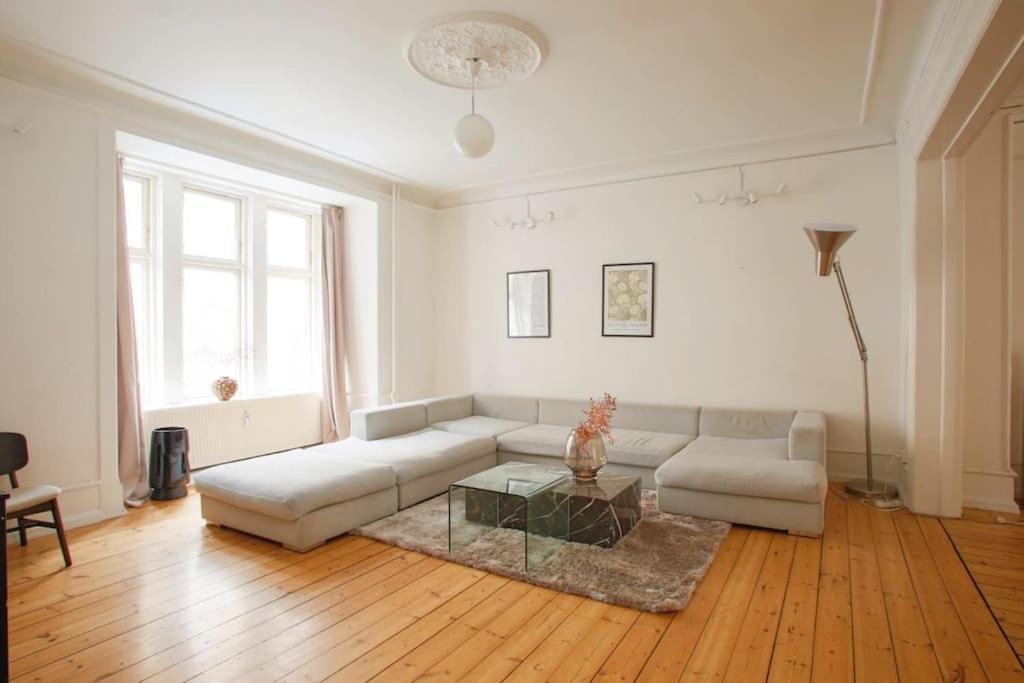 Large & Bright 3Br Apartment W Whirlpool Near Metro Kopenhagen Bagian luar foto
