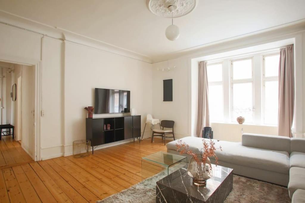 Large & Bright 3Br Apartment W Whirlpool Near Metro Kopenhagen Bagian luar foto